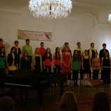Komorní pěvecký sbor Gymnázia Orlová; sbormistryně Petra Rašíková