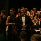 Společné vystoupení - provedení skladeb Hallelujah (G. F. Händel) a Gloria (A. Vivaldi); diriguje Jiří Slovík